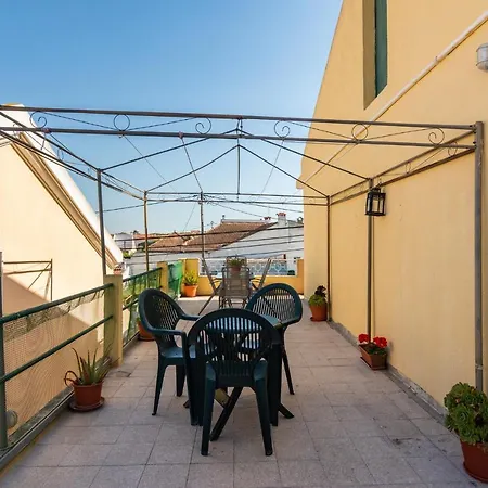 Homestay Lisbon South Bay *