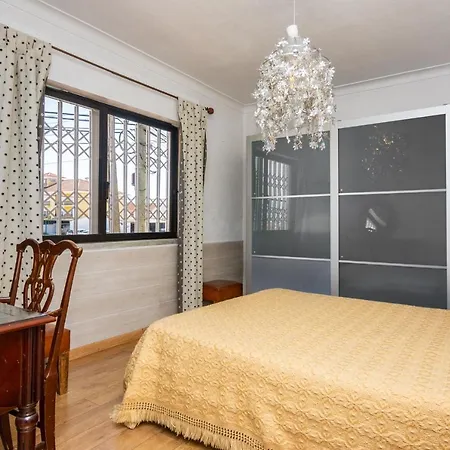 Lisbon South Bay Homestay *